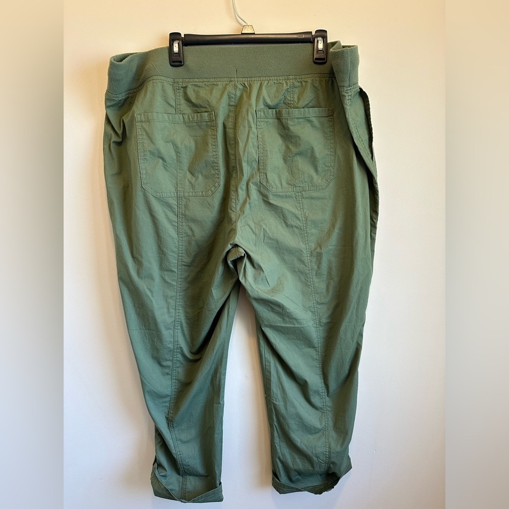 Torrid Pull On Convertible Poplin Crop Olivine Green Pant 3 High Rise Stretch - Picture 2 of 7